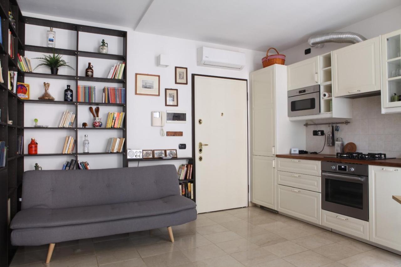 Terrace Apartment Close To Metro Station Milano Exterior foto