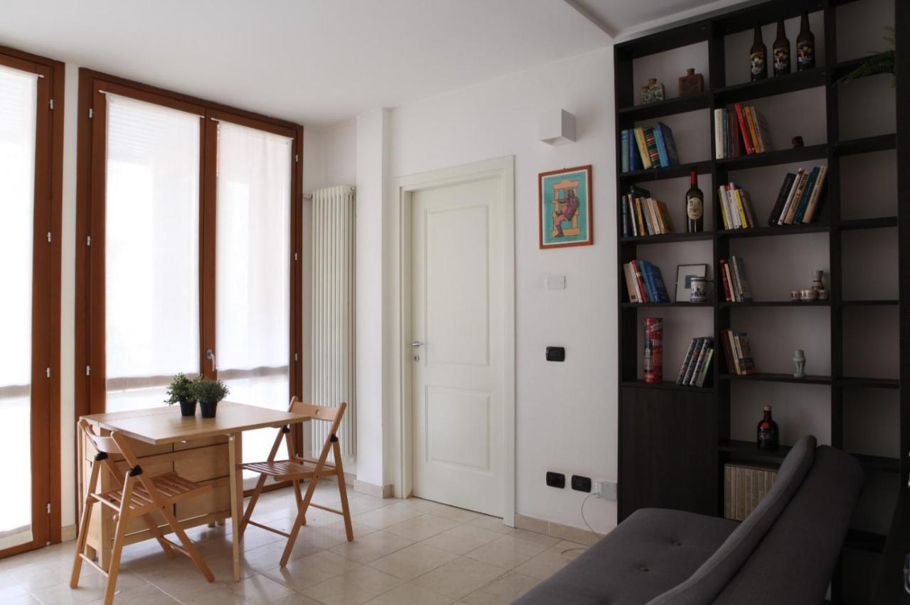 Terrace Apartment Close To Metro Station Milano Exterior foto