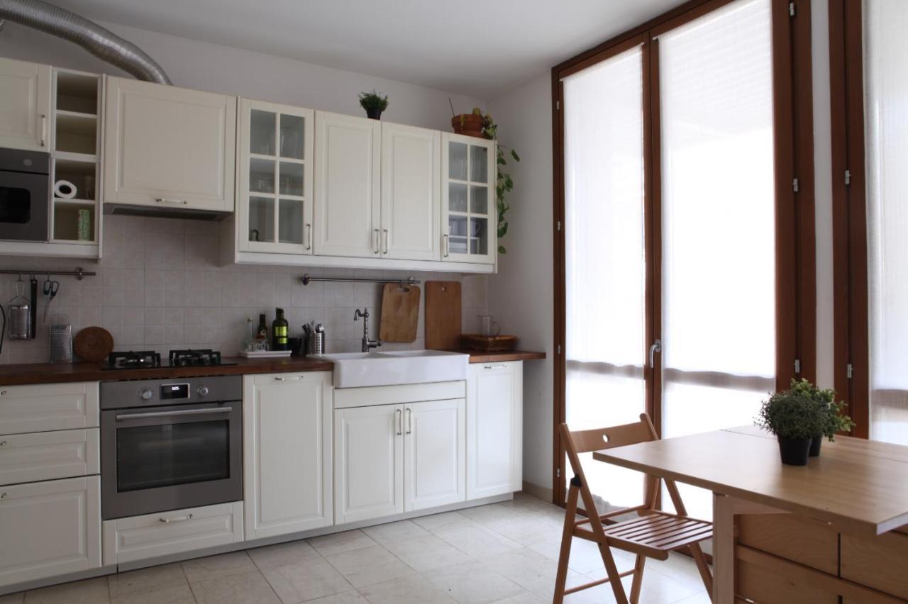 Terrace Apartment Close To Metro Station Milano Exterior foto
