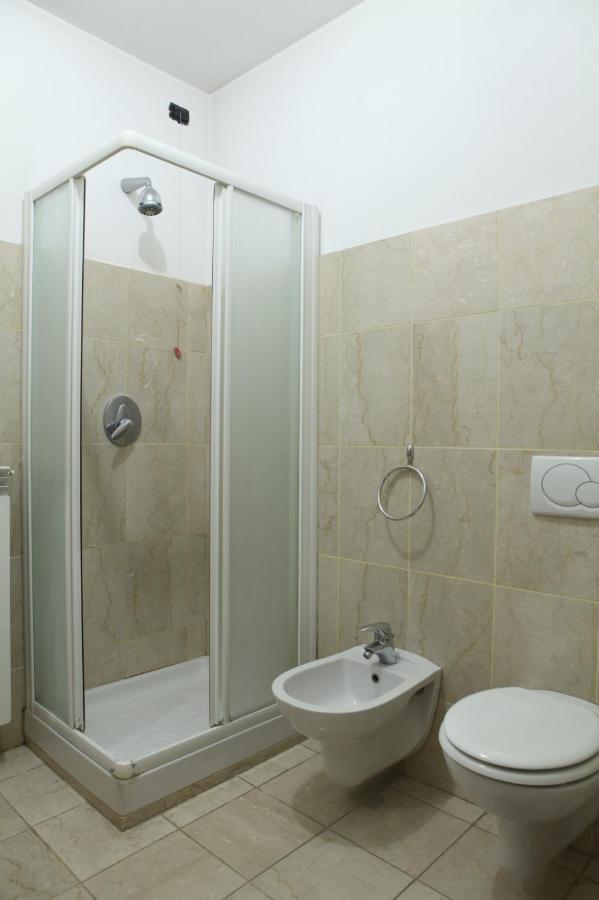Terrace Apartment Close To Metro Station Milano Exterior foto