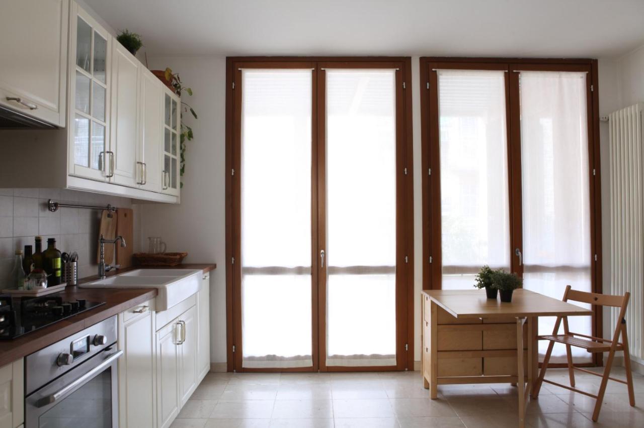 Terrace Apartment Close To Metro Station Milano Exterior foto
